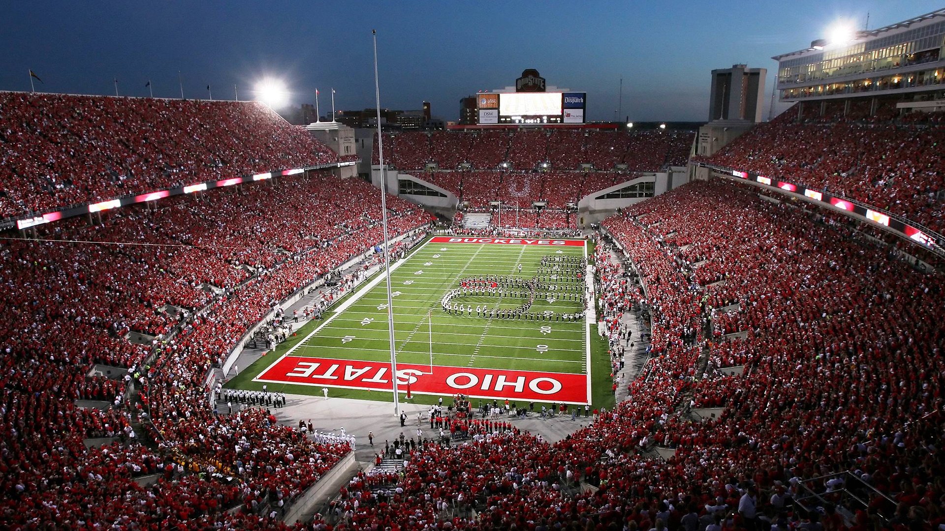 MAD带队取胜!字母哥重要时刻重返赛场观众掌声雷动